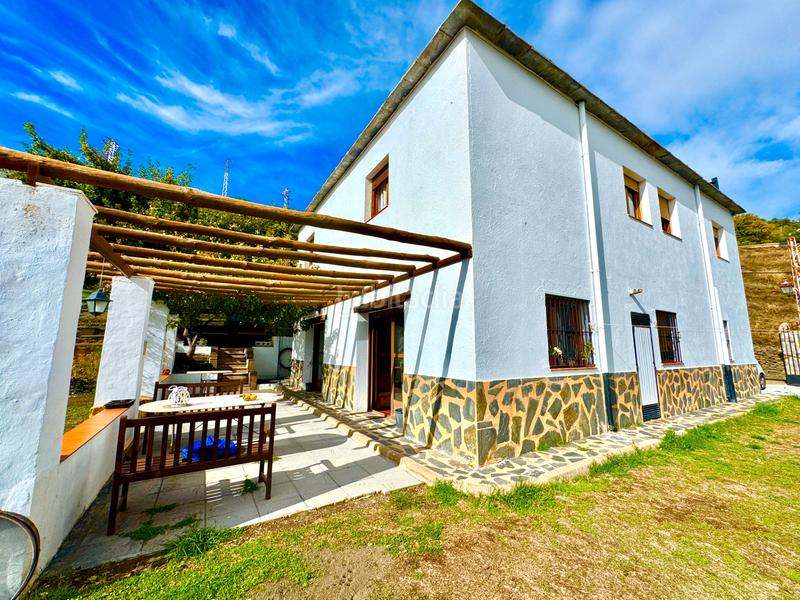 Foto b2fec063-ca47-4c0e-b350-aa28c9d93edf. Xalet amb xemeneia calefacció aparcament piscina a Bérchules