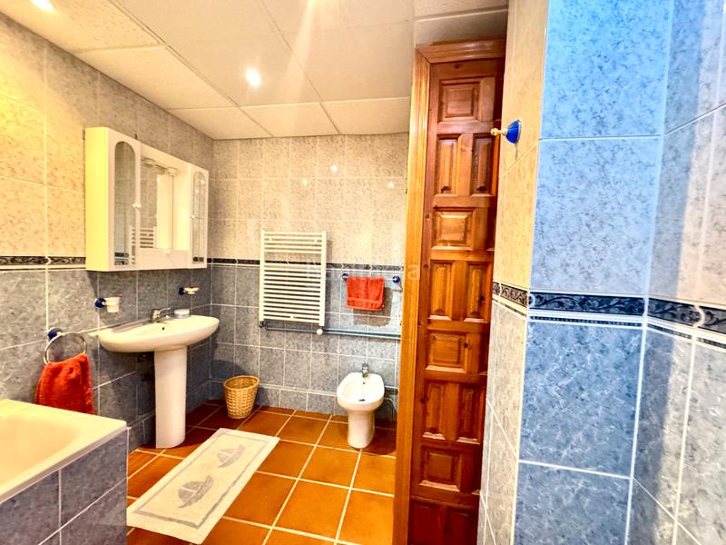 Foto bcbc60c0-74cb-4728-9263-8b57ca499e70. Xalet amb xemeneia calefacció aparcament piscina a Bérchules