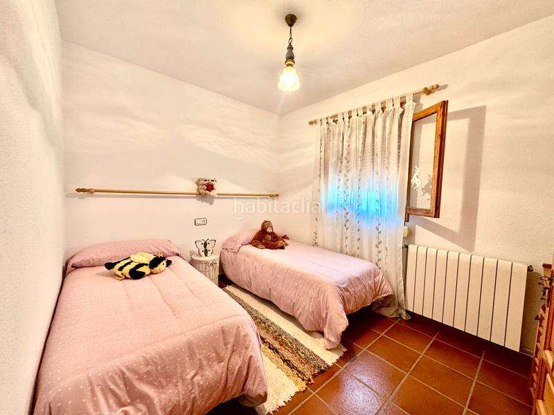 Foto d1453cf2-f257-4a71-836d-338e50cd69bf. Xalet amb xemeneia calefacció aparcament piscina a Bérchules