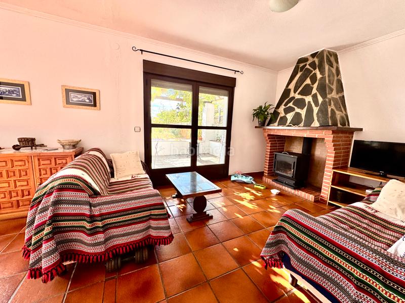 Foto eeefd12b-da9f-4f8c-9e7b-dd2cf4873e17. Xalet amb xemeneia calefacció aparcament piscina a Bérchules