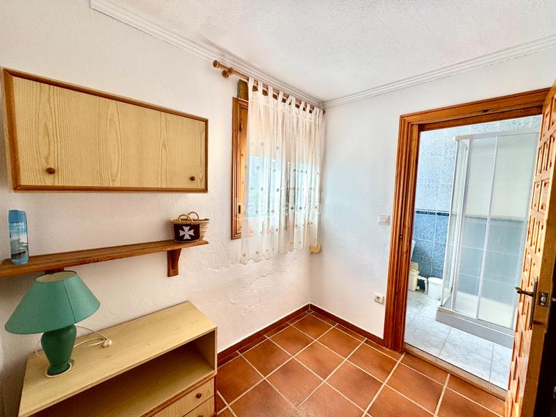 Foto f0c213ea-5096-4cdb-840a-c5fdc63589a5. Xalet amb xemeneia calefacció aparcament piscina a Bérchules