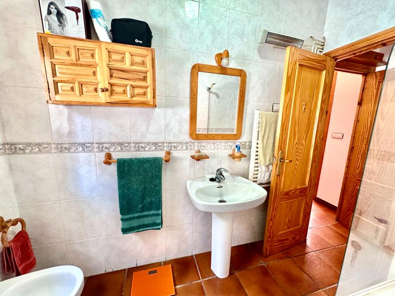 Foto f18f33d5-aadd-4484-a129-fcaa6c72d6b9. Xalet amb xemeneia calefacció aparcament piscina a Bérchules