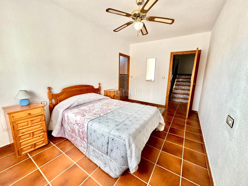 Foto f82dc9e0-0872-4b6d-a4ee-1c655ecec2bd. Xalet amb xemeneia calefacció aparcament piscina a Bérchules