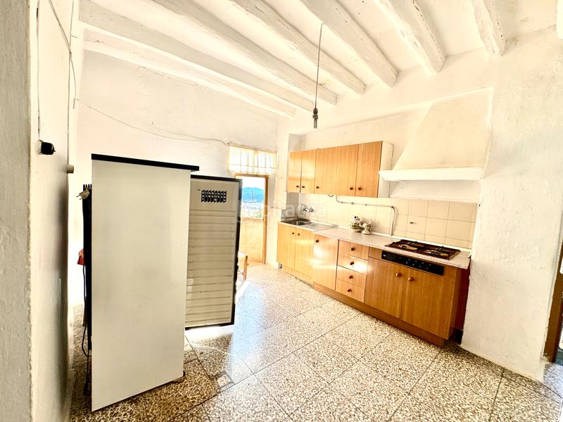 Foto 30d3e01d-f521-49f9-b64a-490dcc1dfc77. Casa amplia casa de pueblo en Válor