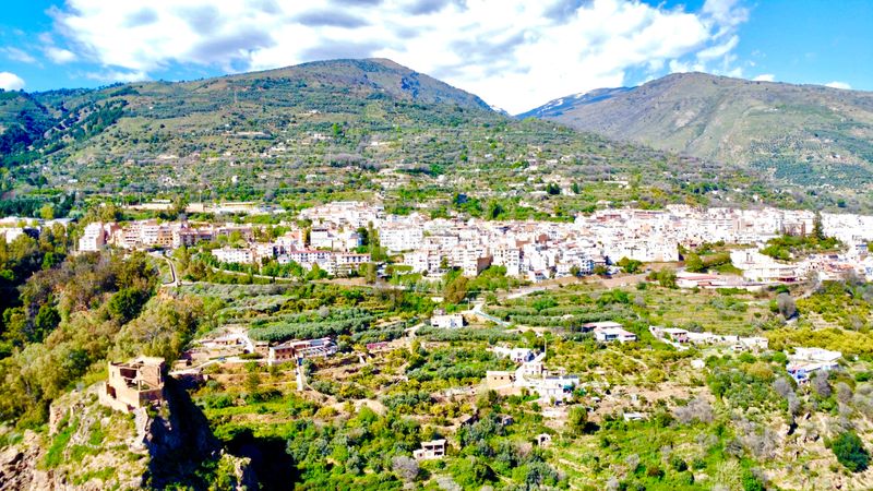 Foto 41ab2b32-64aa-4ec2-bd0e-5d1fb38566c1. Pis a Lanjarón