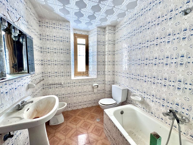 Foto 175a37a6-83fb-4023-a02b-f5251b2043e7. Casa a calle huelva 9 a Lanjarón