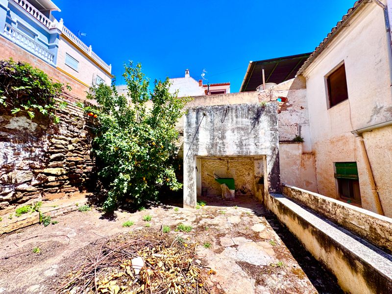 Foto c6f55195-da87-4e28-b095-cadea9a2fa8d. Casa a calle huelva 9 a Lanjarón