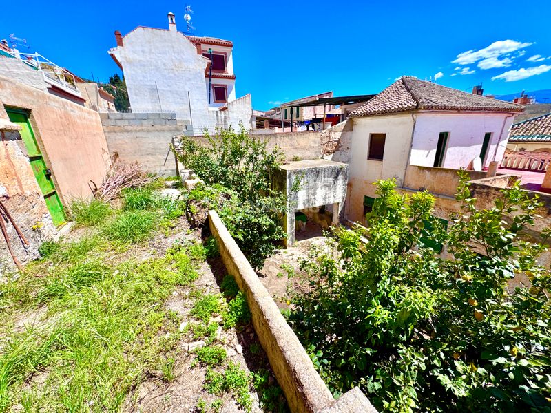 Foto d0336671-0978-40b1-8d22-ab429099010b. Casa a calle huelva 9 a Lanjarón