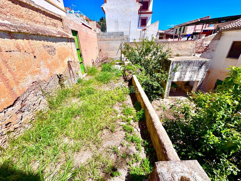 Foto f7596091-9546-43b1-b34b-ab7f8ead27a0. Casa a calle huelva 9 a Lanjarón