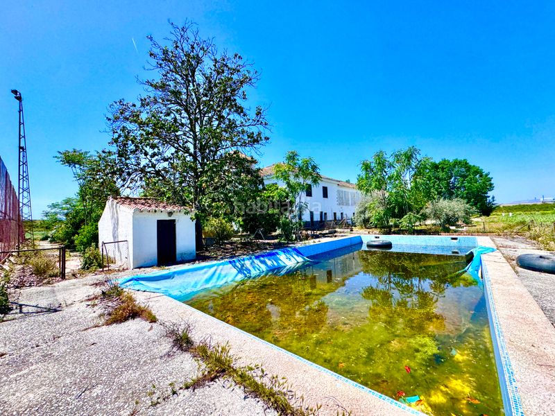 Foto 016a2b32-fb5f-438f-914e-2614c5d85641. Casa amb aparcament piscina a Rosaleda - Juventud Granada
