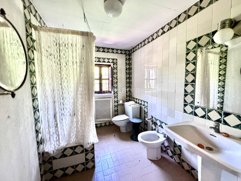 Foto 3f67d45f-f9ca-4111-bcf2-d36e302ffa6c. Casa amb aparcament piscina a Rosaleda - Juventud Granada