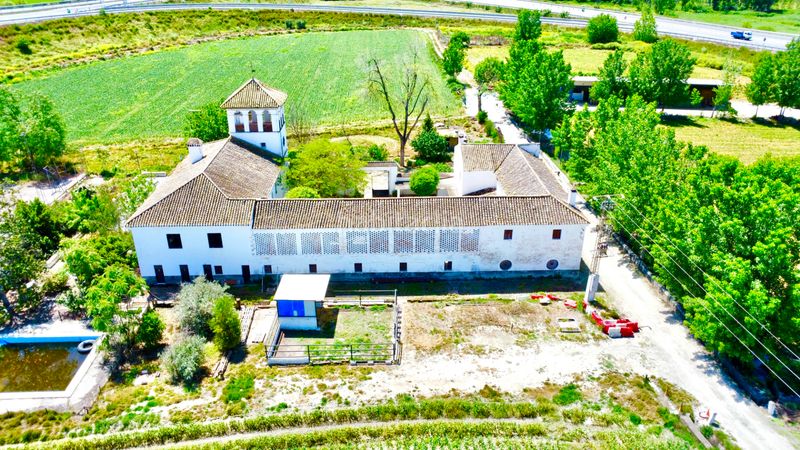 Foto 44c70184-ebe9-4c18-98a6-3822aa0c3d25. Casa amb aparcament piscina a Rosaleda - Juventud Granada