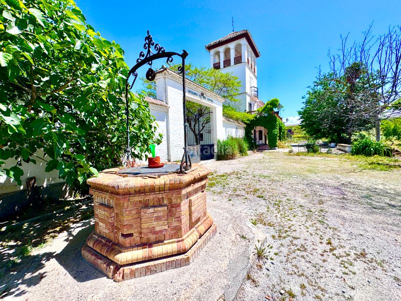 Foto 4a753655-6b36-4ade-bb1d-015f4b79a515. Casa amb aparcament piscina a Rosaleda - Juventud Granada