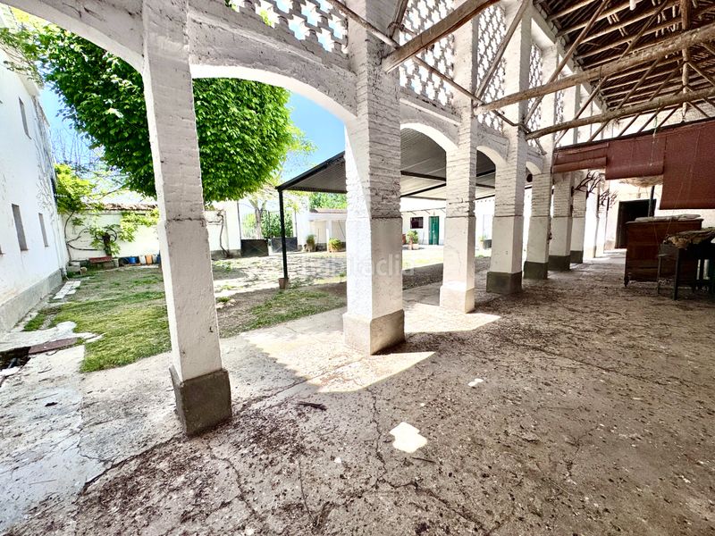 Foto a0ef08ef-e7f5-4756-8171-eba193127f3c. Casa amb aparcament piscina a Rosaleda - Juventud Granada