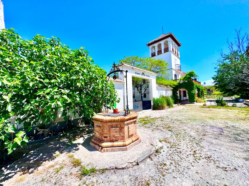Foto bc6c8ff7-a0fb-46d2-9171-42d80c80df90. Casa amb aparcament piscina a Rosaleda - Juventud Granada