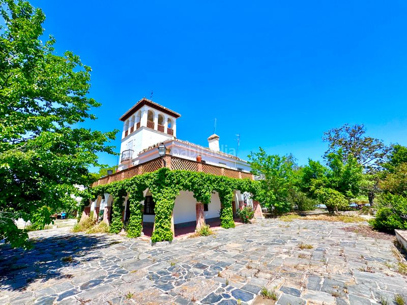 Foto fd944812-58f3-4a53-bbc1-db65a1f76292. Casa amb aparcament piscina a Rosaleda - Juventud Granada