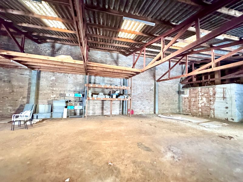 Foto f03453a7-702d-4297-a359-acf85dd9bb9e. Local comercial ??? local con gran potencial de edificación a escasos metros del paseo marítimo – en Adra