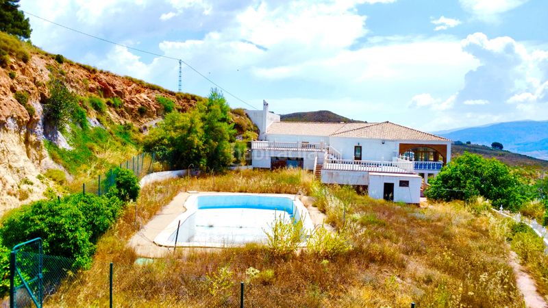 Foto 5a6a1779-c444-4625-bcad-8b6231795f75. Chalet in calle huerta de la salud 5 in Láujar de Andarax