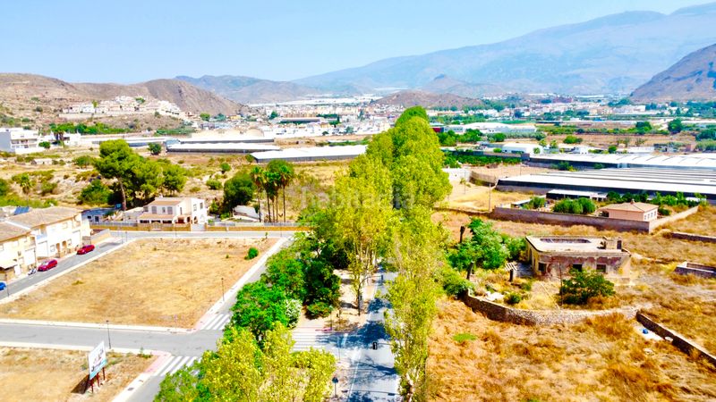 Foto dc840f7b-c6b5-4b37-bd0a-3356ef424da7. Chalet casa o chalet independiente en venta en Berja