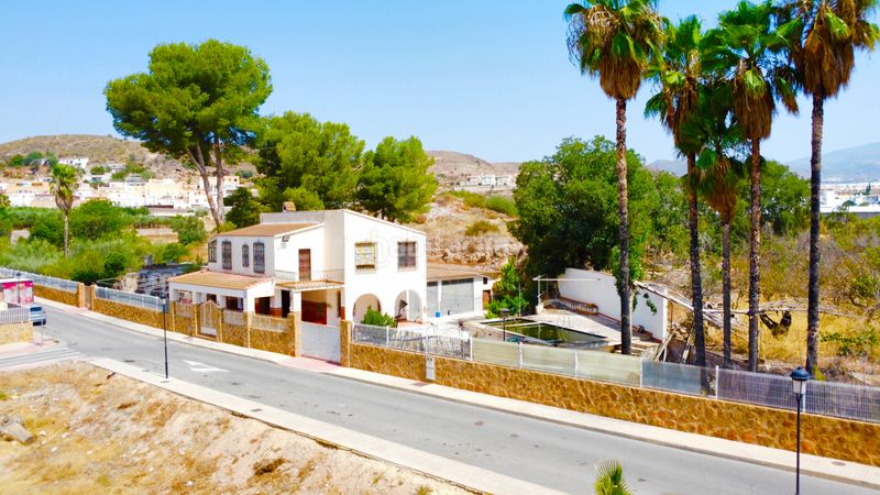 Foto ef2f96cf-8fd7-4697-b648-5e132ca3d79d. Chalet casa o chalet independiente en venta en Berja