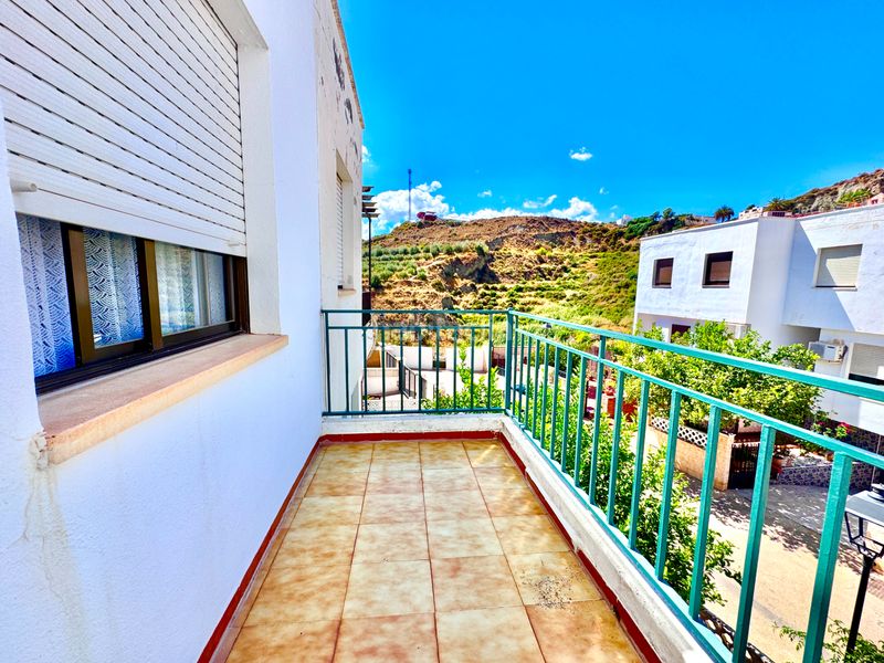Foto e2e847fa-3f12-420d-b20f-79888eac5040. Casa con parcheggio in Canjáyar