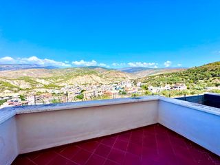 Casa  Calle cerro. Dúplex con sótano, garaje y espectaculares vistas a sierra nevad