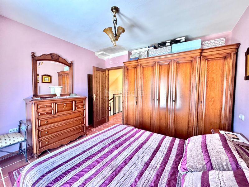 Foto bccce983-8042-46b0-8886-599b5f267c81. Casa amb xemeneia aparcament a Alcolea