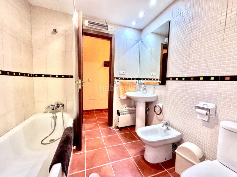 Foto f961e292-091b-488b-bd3e-f95d28f1c828. Casa amb xemeneia aparcament a Alcolea