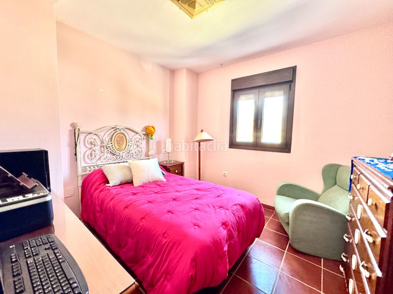 Foto fe7fc8c7-bd6d-4163-9954-d16f5e6a2da2. Casa amb xemeneia aparcament a Alcolea