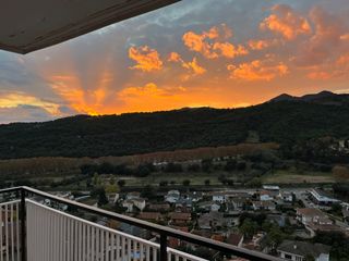 Pis  Carrer llorenç trias. Piso de 70 m2 mas 20 m2 de terraza