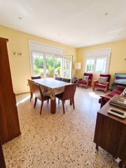 Chalet à Maritim. Casa en venta entre cubelles y vilanova i la geltrú – espacio, l