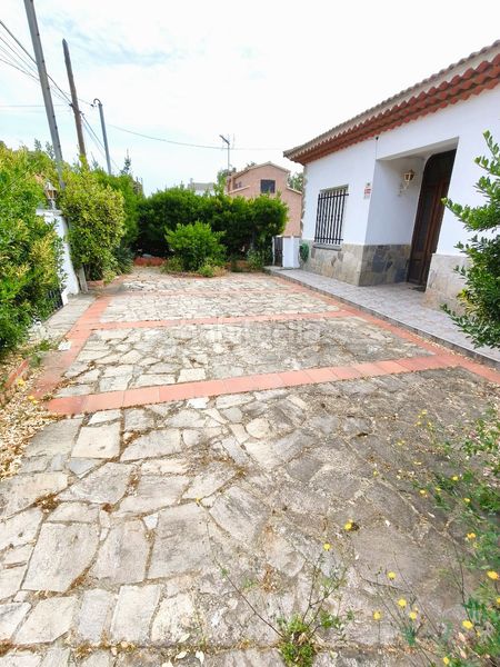 Foto e3b638fd-4841-4322-b2d0-1c3a1c297b59. Xalet amb xemeneia aparcament piscina a Lliçà d´Amunt