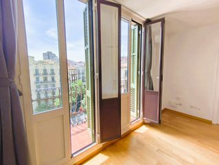 Piso  Carrer d'aribau. Elegante piso con terraza privada en el corazón del eixample