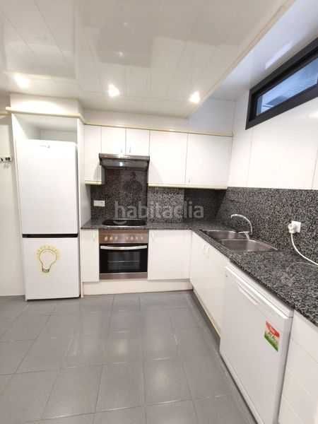 Foto 7877e9fb-b870-4abd-8810-6547cb80a4a9. Dúplex amb calefacció aparcament a Vall d´Hebron Barcelona