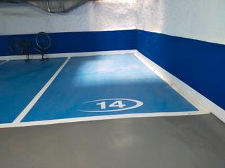 Autoparkplatz in Carrer de Còrsega