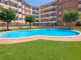 Piso  Carrer pintor manel coll i rodríguez. Luminoso piso con terraza y piscina comunitaria en zona tranquil