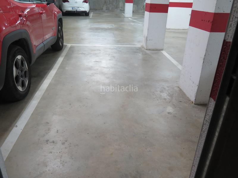 Foto 2a7cabc7-c4eb-45ec-a6de-e4476f687d39. Parking coche en Eixample Nord Girona