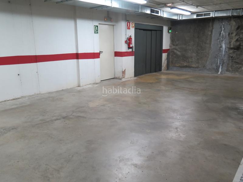 Foto a9d2daf0-ef50-4e26-90c0-16a7146cf37c. Parking voiture dans Eixample Nord Girona