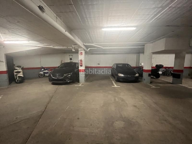Foto f3b54c96-a6d7-4aa4-9edf-d3ea4a496005. Autoparkplatz in Santa Eugenia Girona