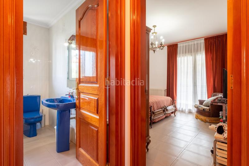 Foto 4d94761f-38e1-467f-b31a-b47dc650094f. House with heating parking in Montilivi Girona