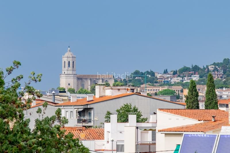 Foto 54b9da59-43f6-4aa0-a80a-1e0342aeae6c. House with heating parking in Montilivi Girona