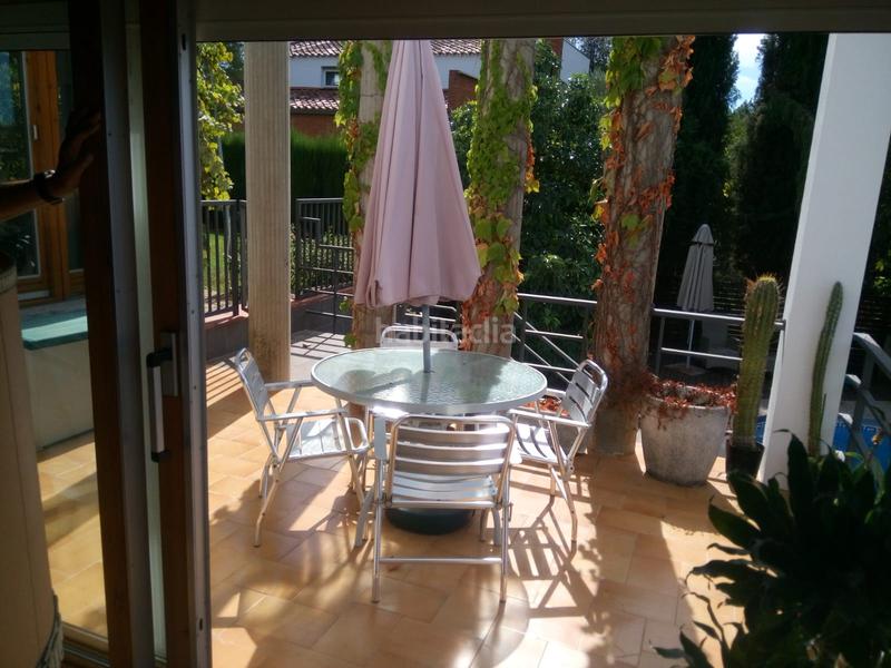 Foto 1bc71463-acb4-41d7-b657-a703292df916. Casa con riscaldamento parcheggio piscina in Montjuïc Girona