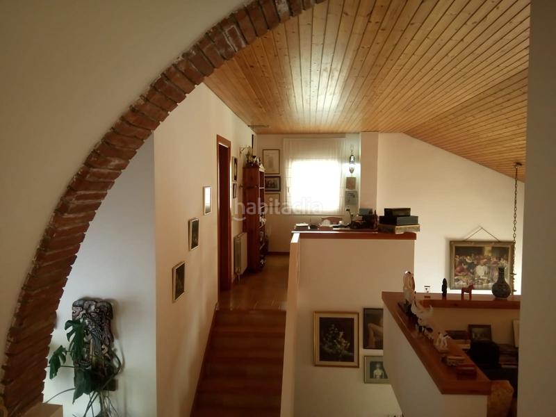 Foto 93289d05-9f26-4334-9089-e17cfc19b78a. Casa con riscaldamento parcheggio piscina in Montjuïc Girona
