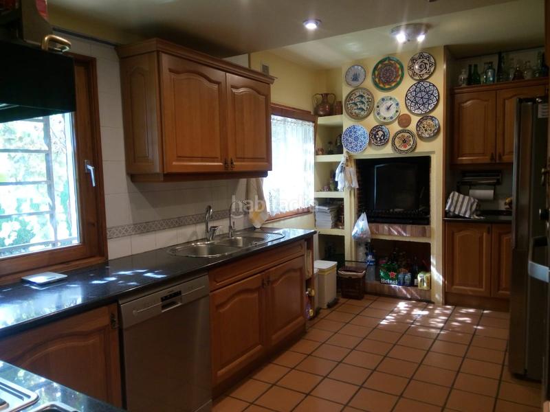 Foto a1a4ca73-3878-493c-b590-fccecad5a52f. Casa con riscaldamento parcheggio piscina in Montjuïc Girona