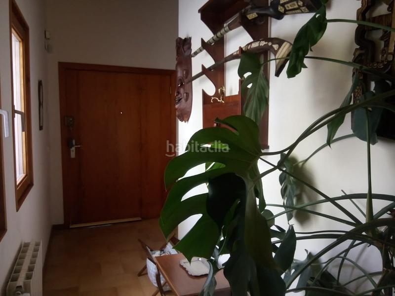 Foto a4002a56-f7e3-4e76-8df8-336bb6850889. Casa con riscaldamento parcheggio piscina in Montjuïc Girona