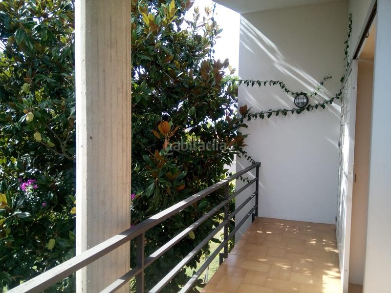 Foto b4253c02-8663-48ad-91e4-9ca4d64fa42a. Casa con riscaldamento parcheggio piscina in Montjuïc Girona