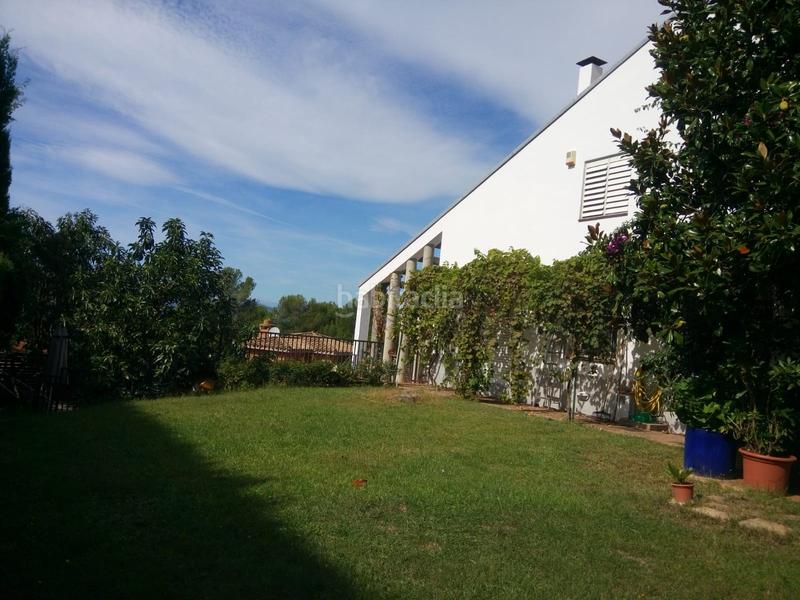 Foto ca8c4a9d-d17e-462a-acec-be13860fc8d8. Casa con riscaldamento parcheggio piscina in Montjuïc Girona