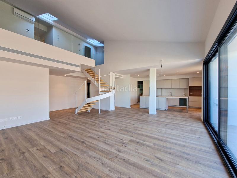 Foto 6d2dd2ff-c178-40b6-a623-c4ef4a2e17f5. Penthouse with heating in Eixample Nord Girona