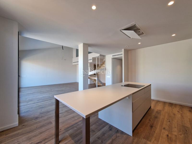 Foto 8adf7c4e-ba3e-40df-b58c-b197e73419fe. Penthouse with heating in Eixample Nord Girona