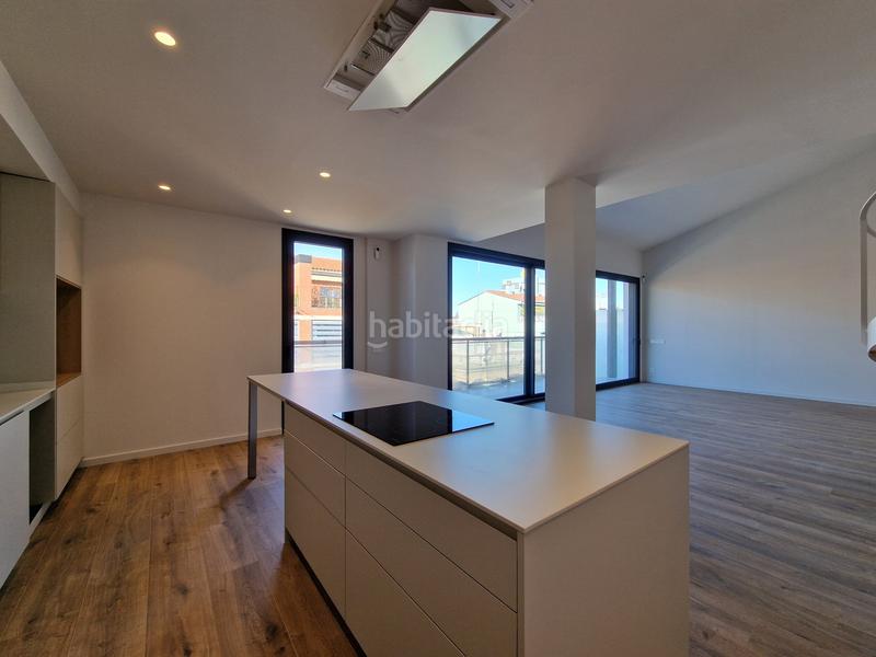 Foto bfad7d2e-e3c1-44ad-b46b-013c4f33b612. Penthouse with heating in Eixample Nord Girona